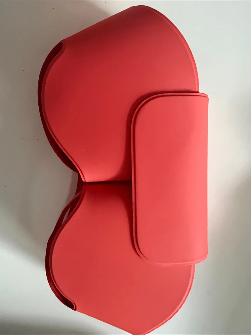 Apple stylish red